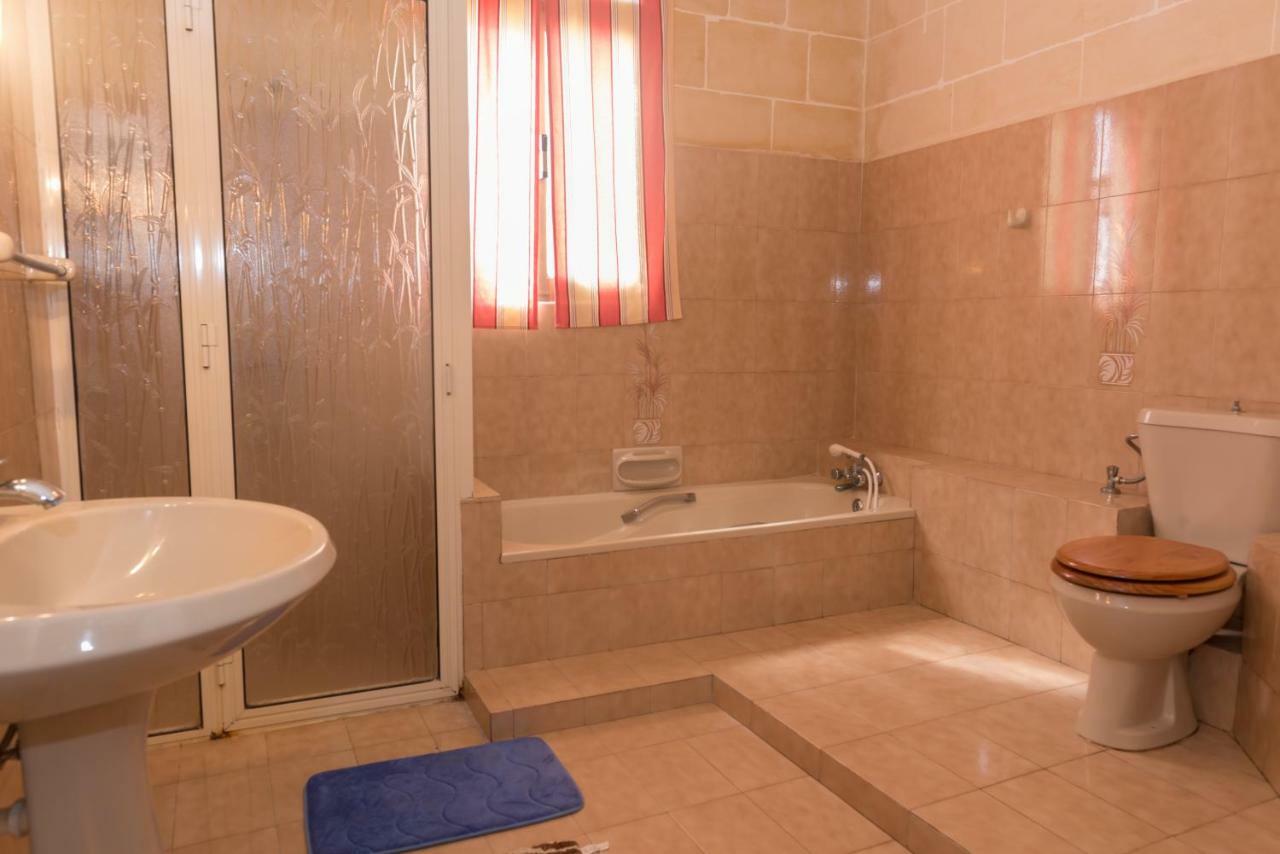 Acomodation House Kavarna Xagħra Esterno foto