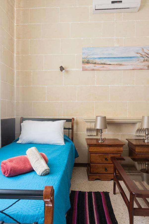 Acomodation House Kavarna Xagħra Esterno foto